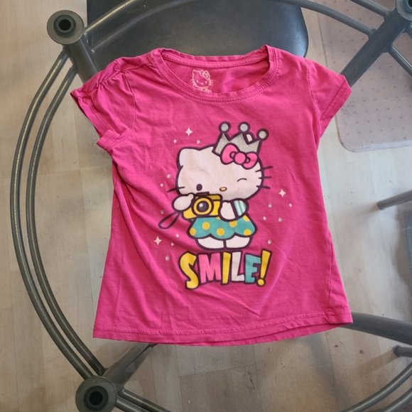 short sleeve Hello Kitty Size 6 t-shirt girl's - Picture 1 of 1
